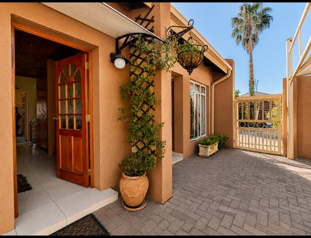 3 BEDROOM TOWNHOUSE FOR SALE IN THREE RIVERS